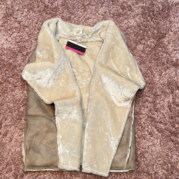 NWT Faux Shearling Vest - Picture 5 of 5